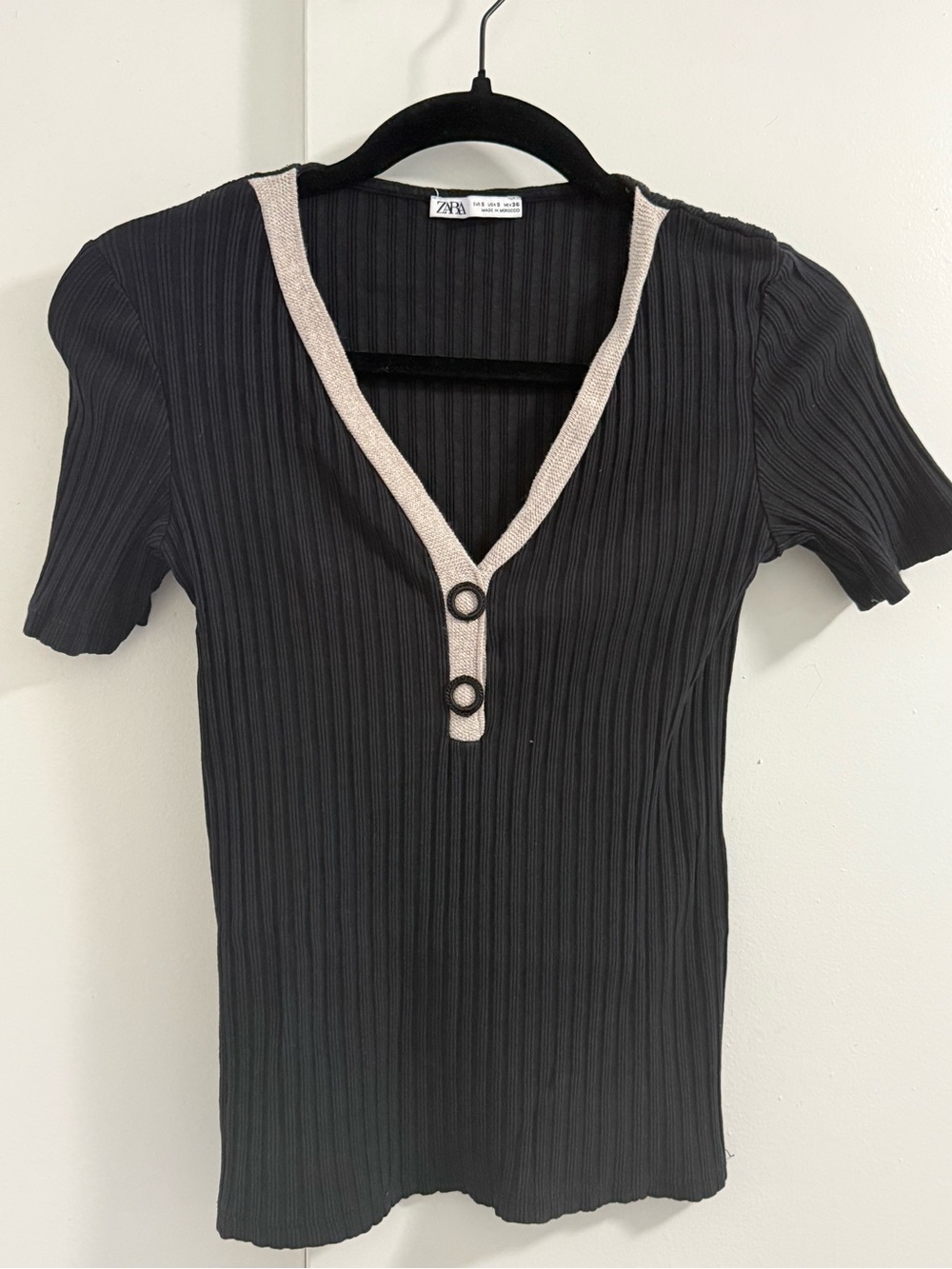 Zara Black Ribbed Short Sleeve Top with Cream Trim and Ring Accents